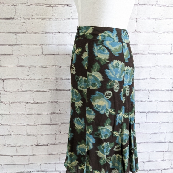 ANN TAYLOR LOFT Floral Fit and Flare Skirt - Picture 5 of 13